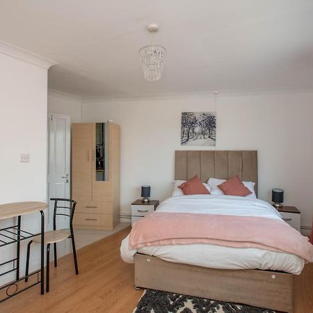Modern Apartments In Bromley, Greater London Near Tesco And Sundridge Park Station Exterior foto