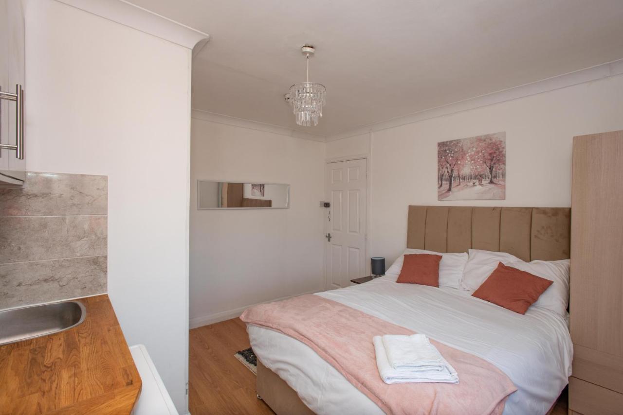 Modern Apartments In Bromley, Greater London Near Tesco And Sundridge Park Station Exterior foto